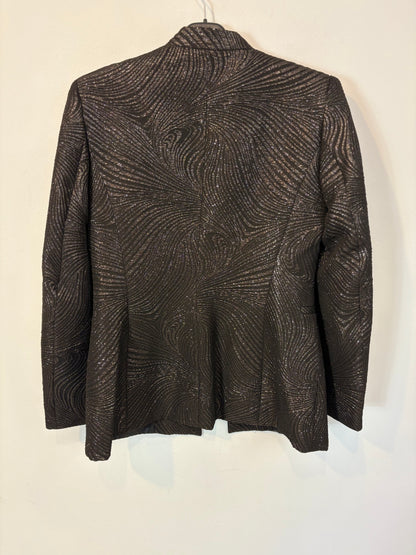 ZARA. Blazer negra hilos dorados