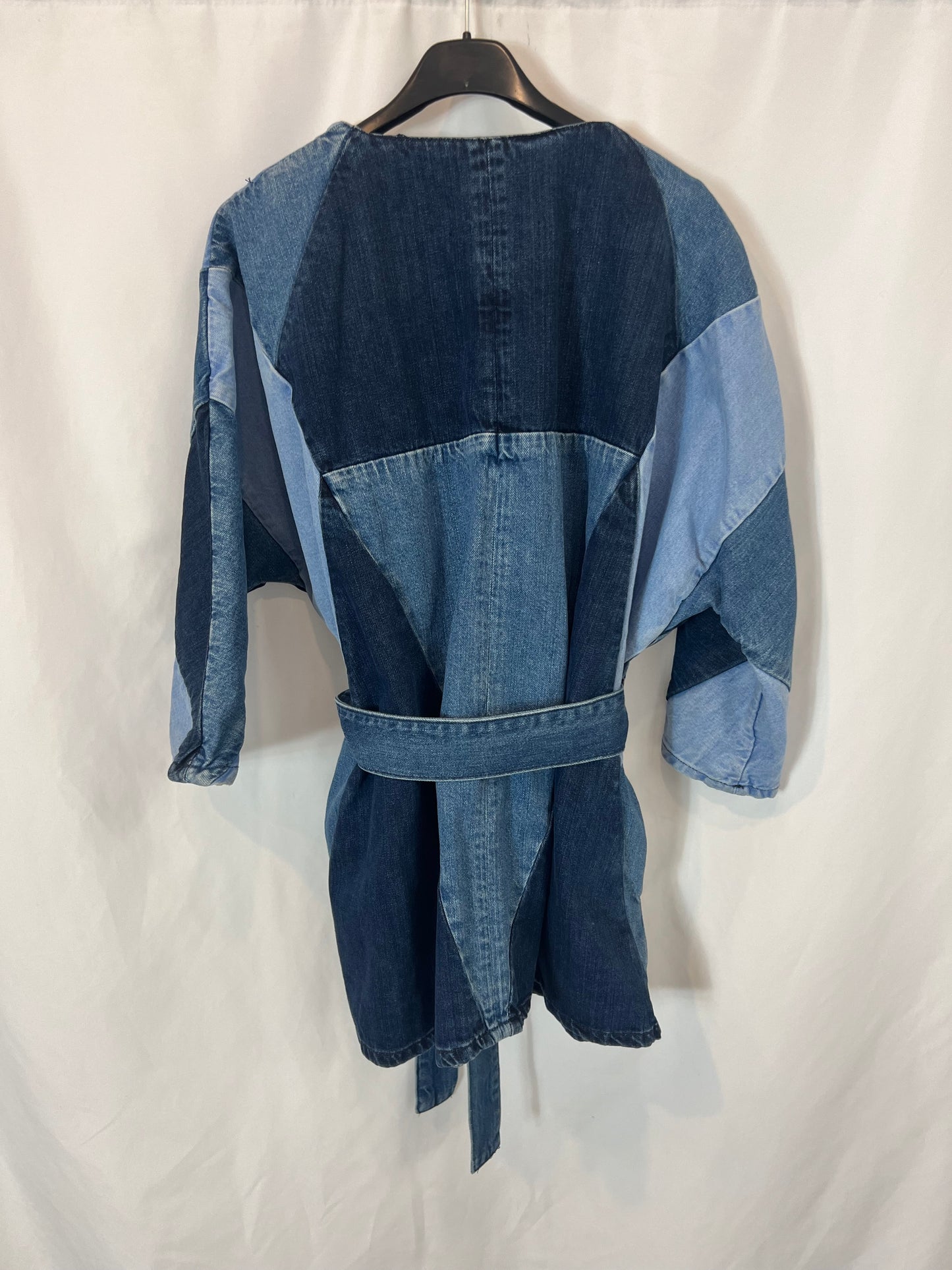 UTERQÜE. Chaqueta denim cinturón T.s