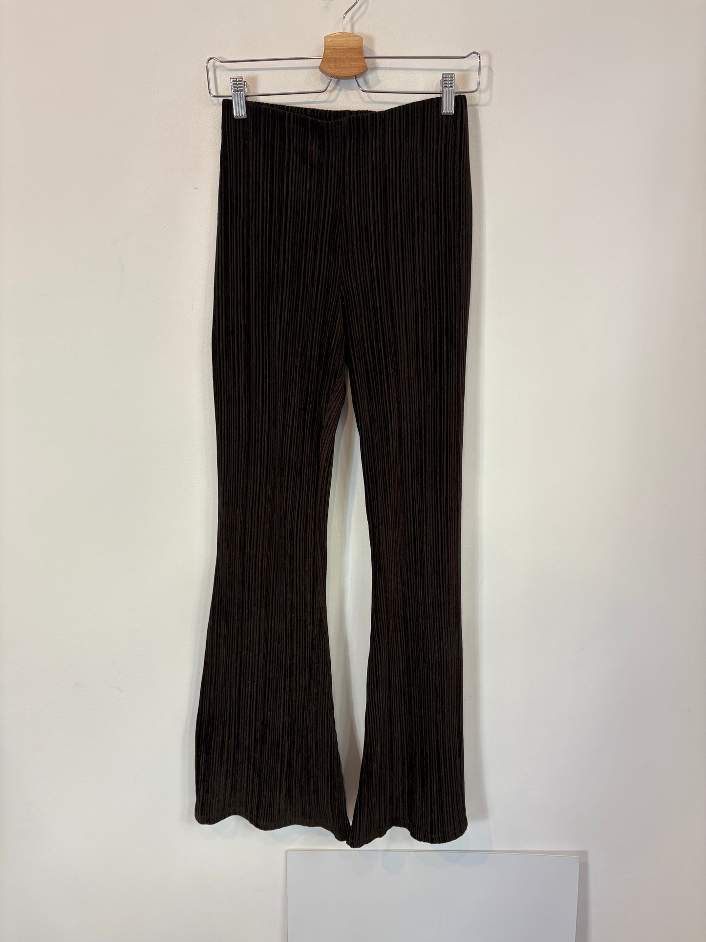 SFERA. Textured velvet pants. TS