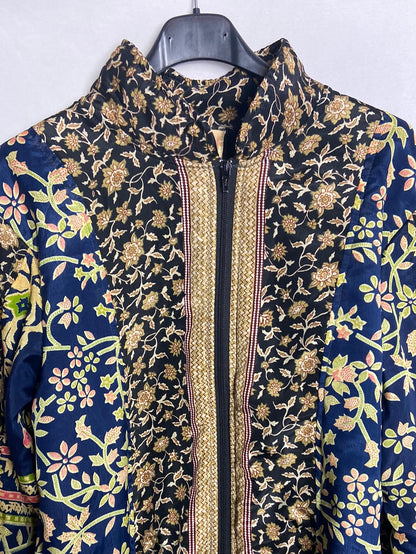 OTRAS. Chaqueta estampada satinado. T M/L