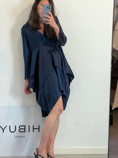 BARBARA BUI. Vestido/top azul satinado asimétrico.