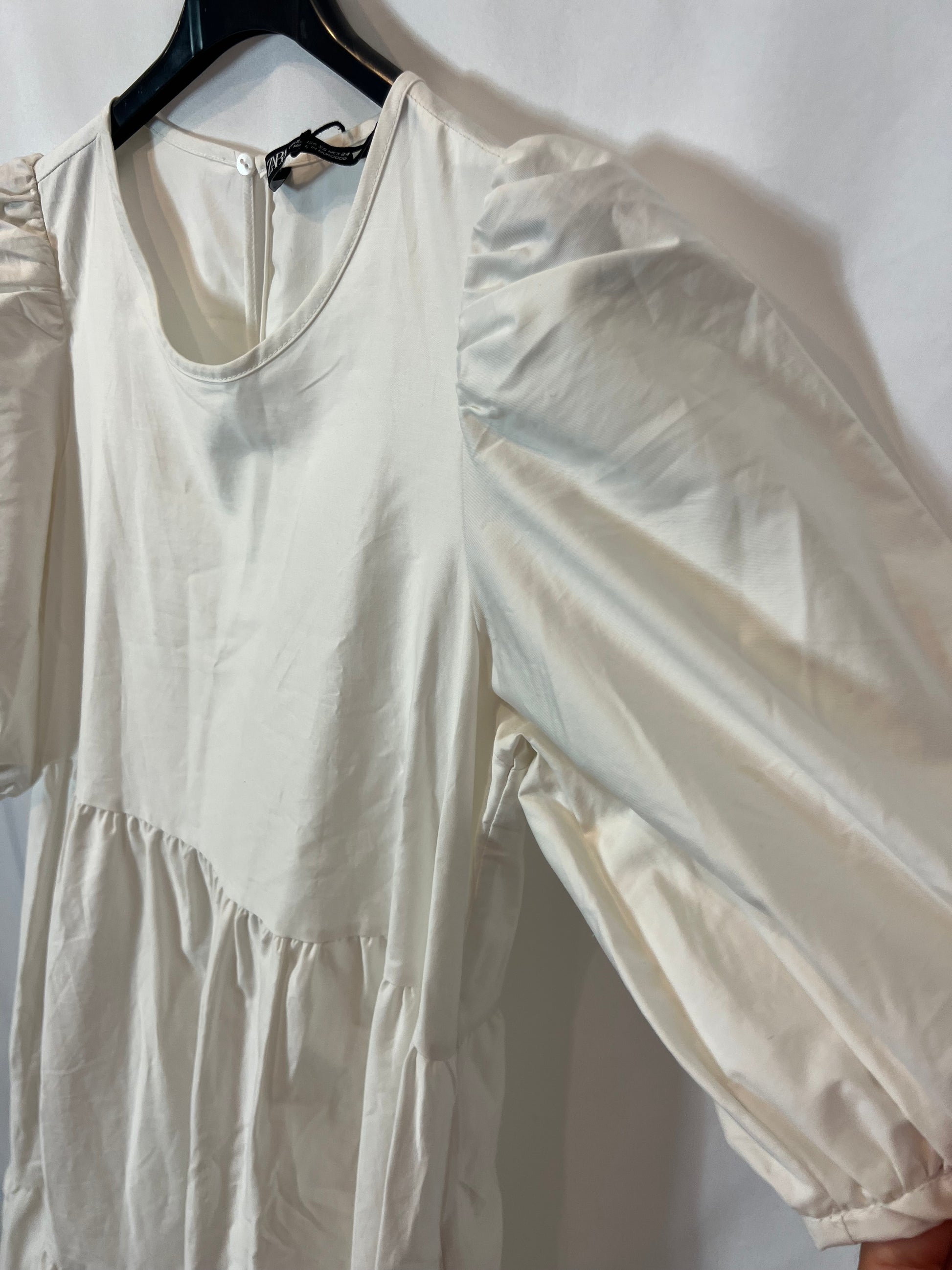 ZARA. Long white dress with ruffles. Size XS – Hibuy market ZARA. Long white dress with ruffles. Size XS – Hibuy market