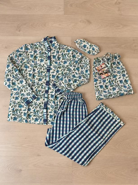 ITURRI ENEA. Conjunto pijamero flores azules y cuadros (varias tallas)