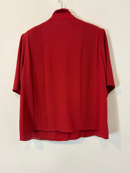 BIMANI. Blusa roja botones y hombreras