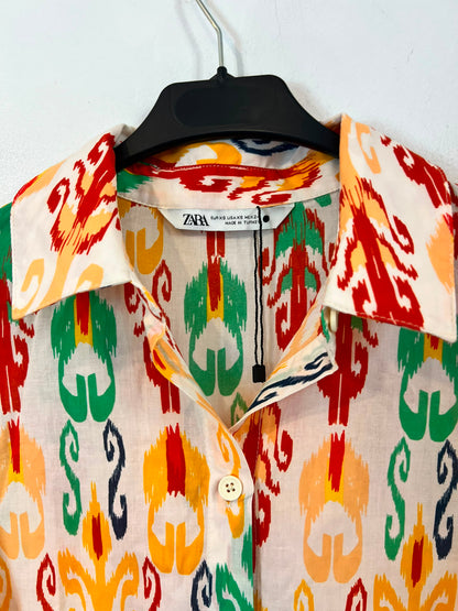 ZARA. Vestido fluido colores