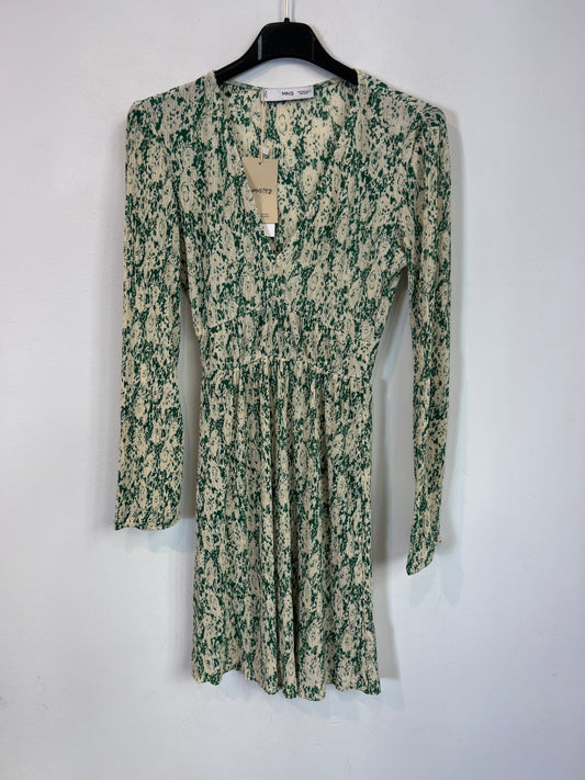 MANGO. Vestido corto plisado tonos verdes. T XXS