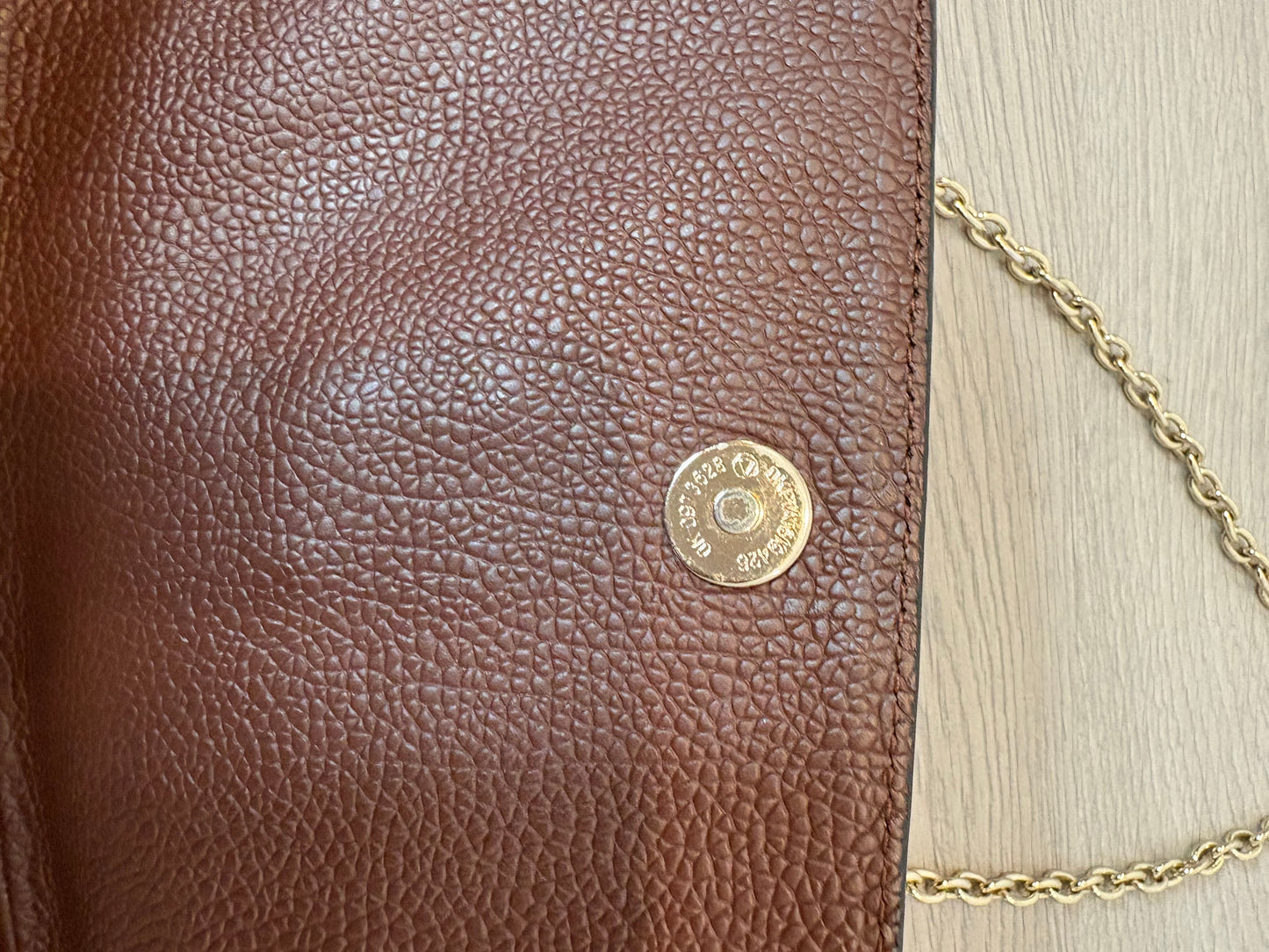 ROBERTO VERINO. Bolso marrón piel