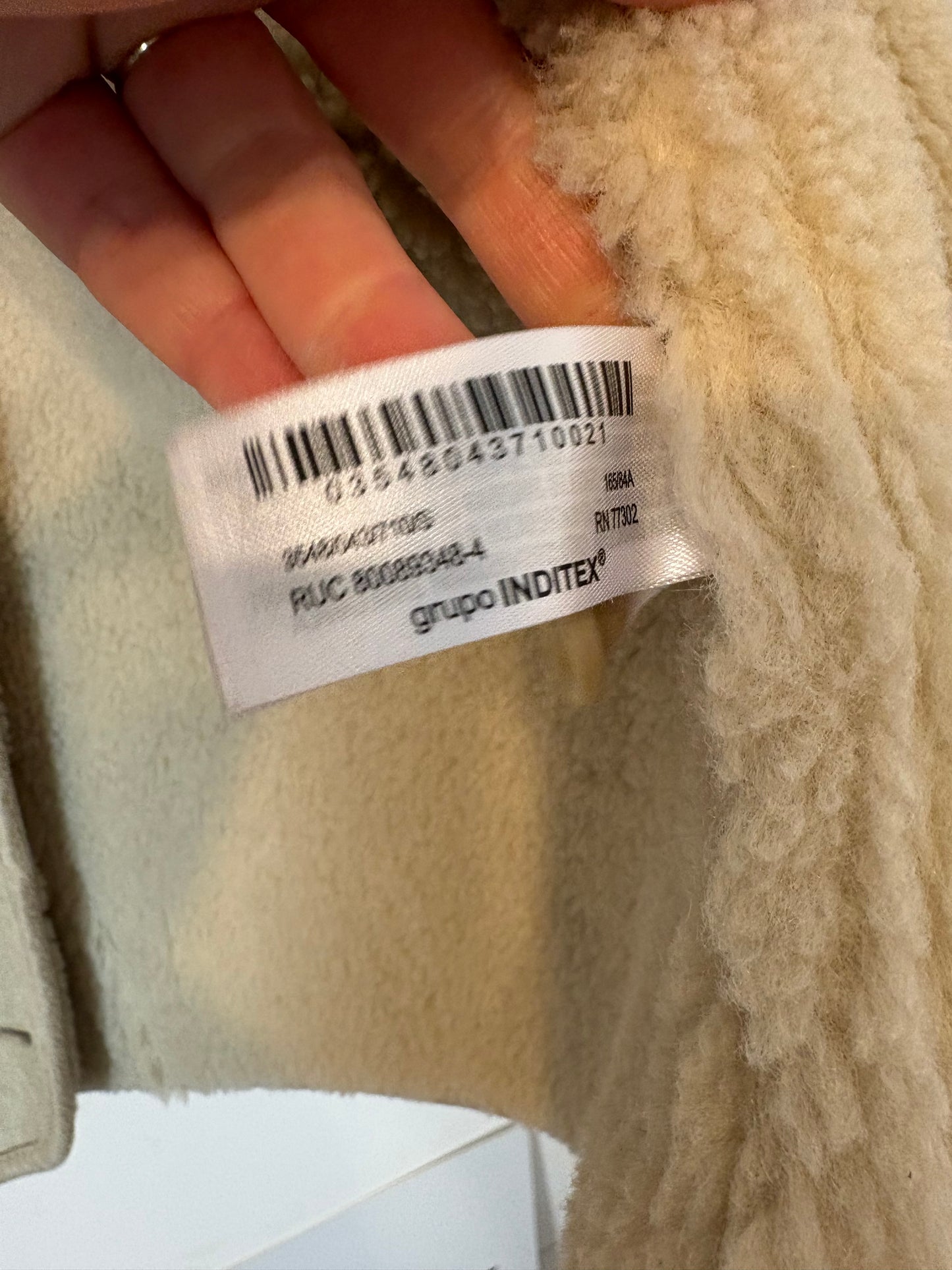 ZARA. Abrigo dobla faz beige