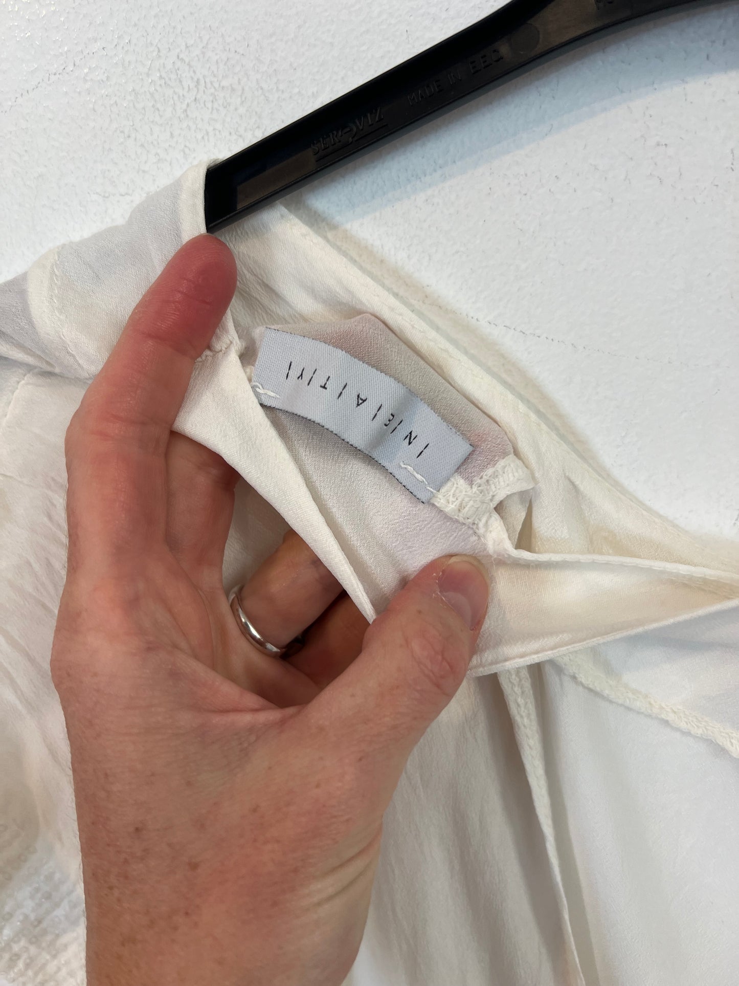 NEATI. Blusas blanca lentejuelas con seda T.s/m