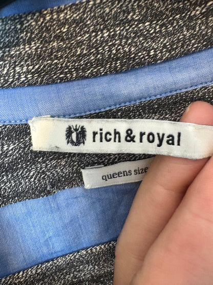 RICH&amp;ROYAL. Two-tone textured blouse. TS