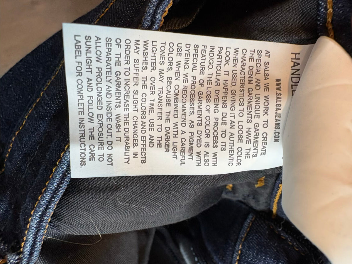 SALSA. Denim ligeramente acampanado