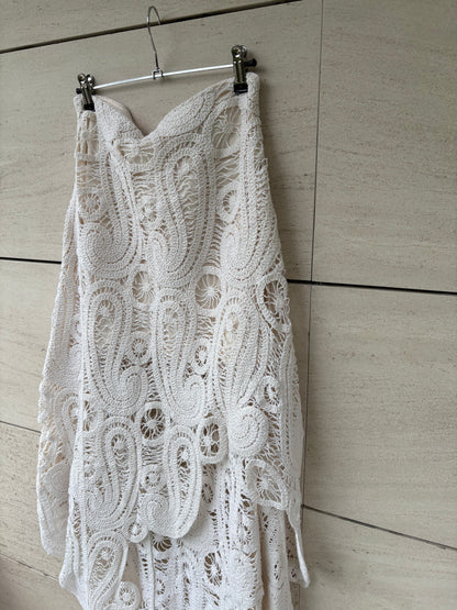 ZARA. Falda crochet asimétrica