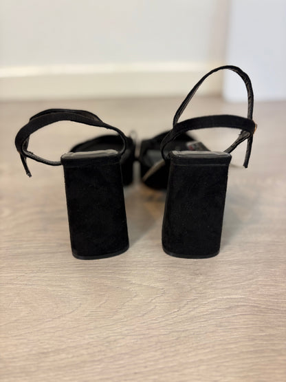 ZARA. Sandalias negras plataforma T.38