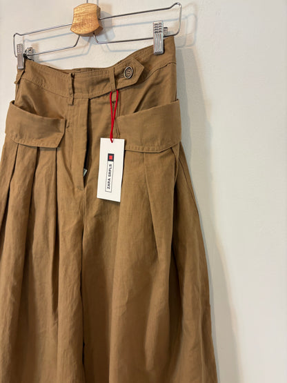 ZARA SRPLS. Pantalón marrón bolsillos efecto falda