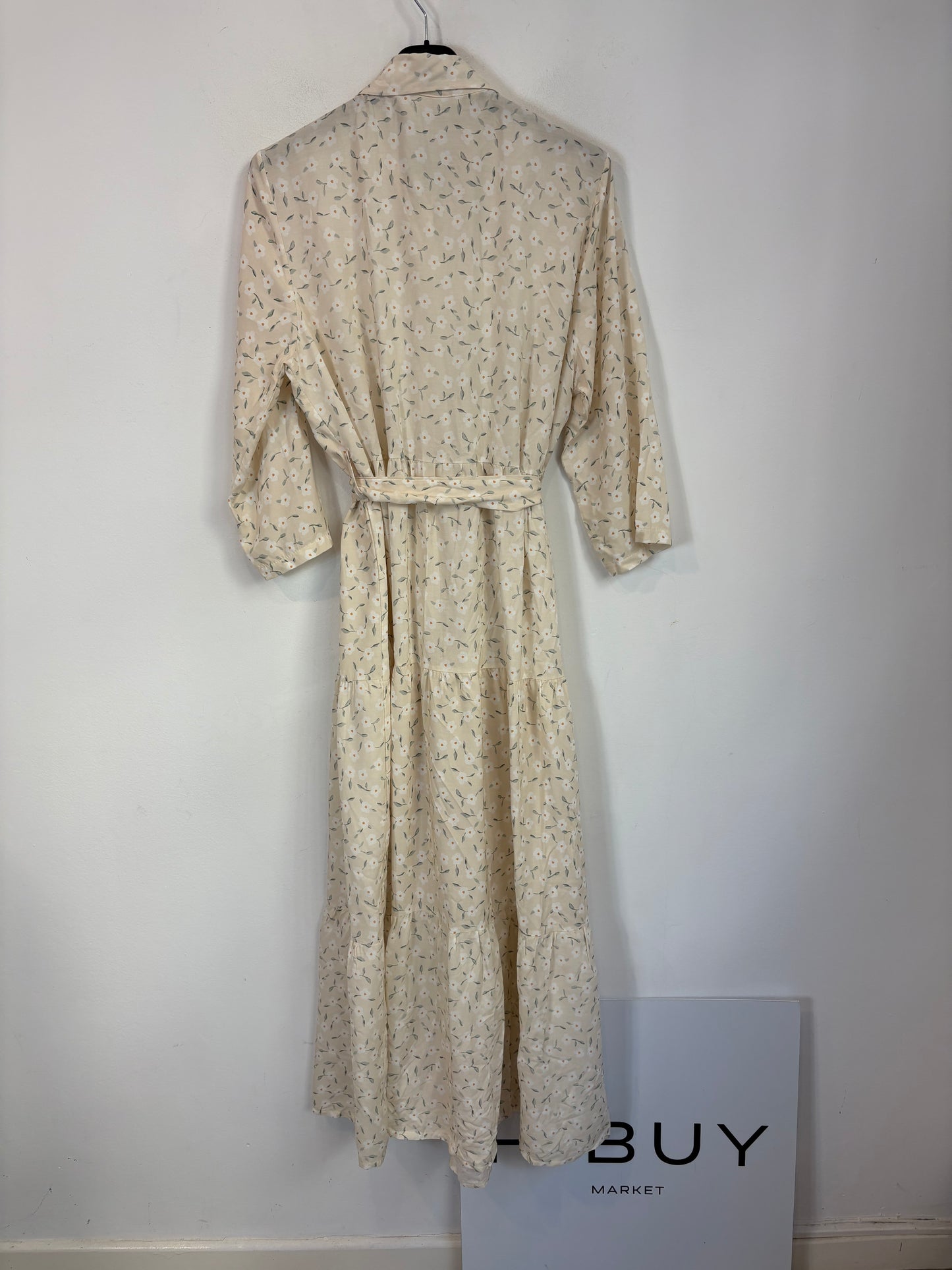 LA COMET. Vestido largo beige abotonado