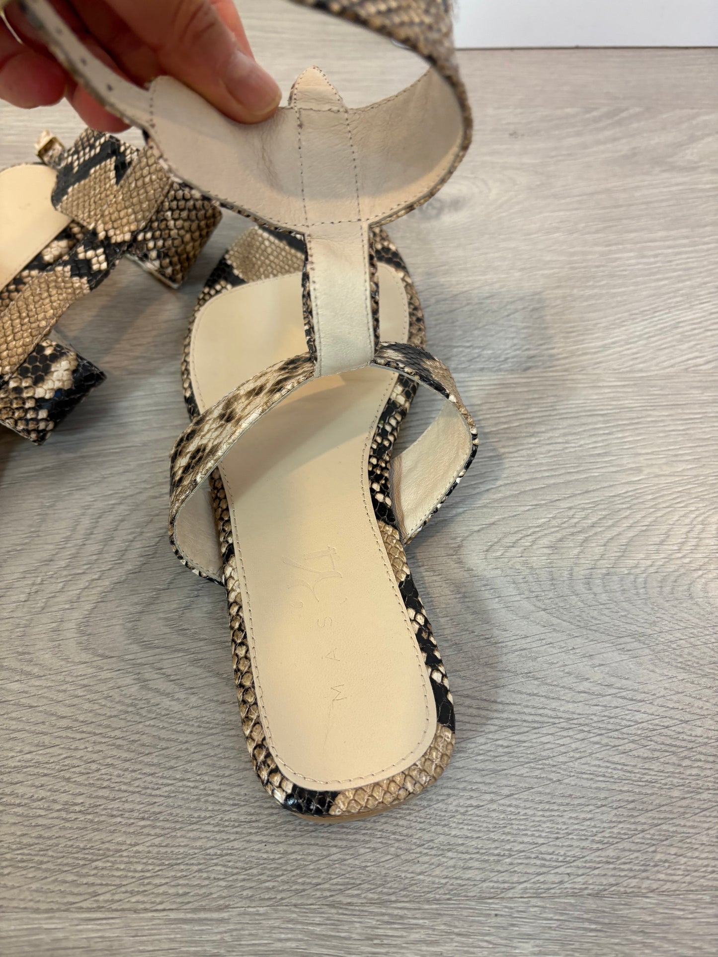 MÁS 34. Sandalias plana snake. T 39