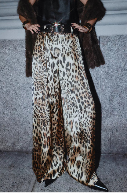 ZARA. Pantalón ancho satinado cinturón