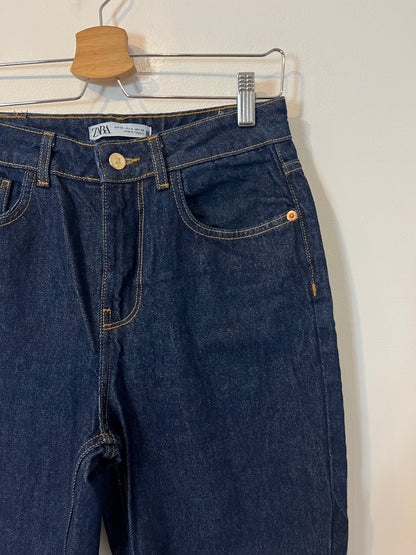 ZARA. Denim recto oscuro