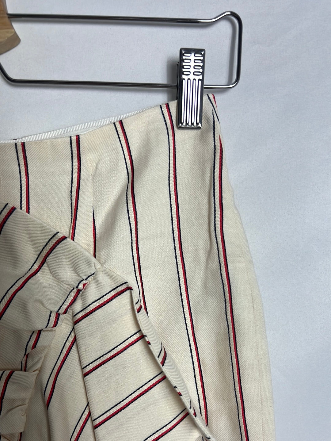 BA&SH. Falda corta beige rayas. T 1(S)