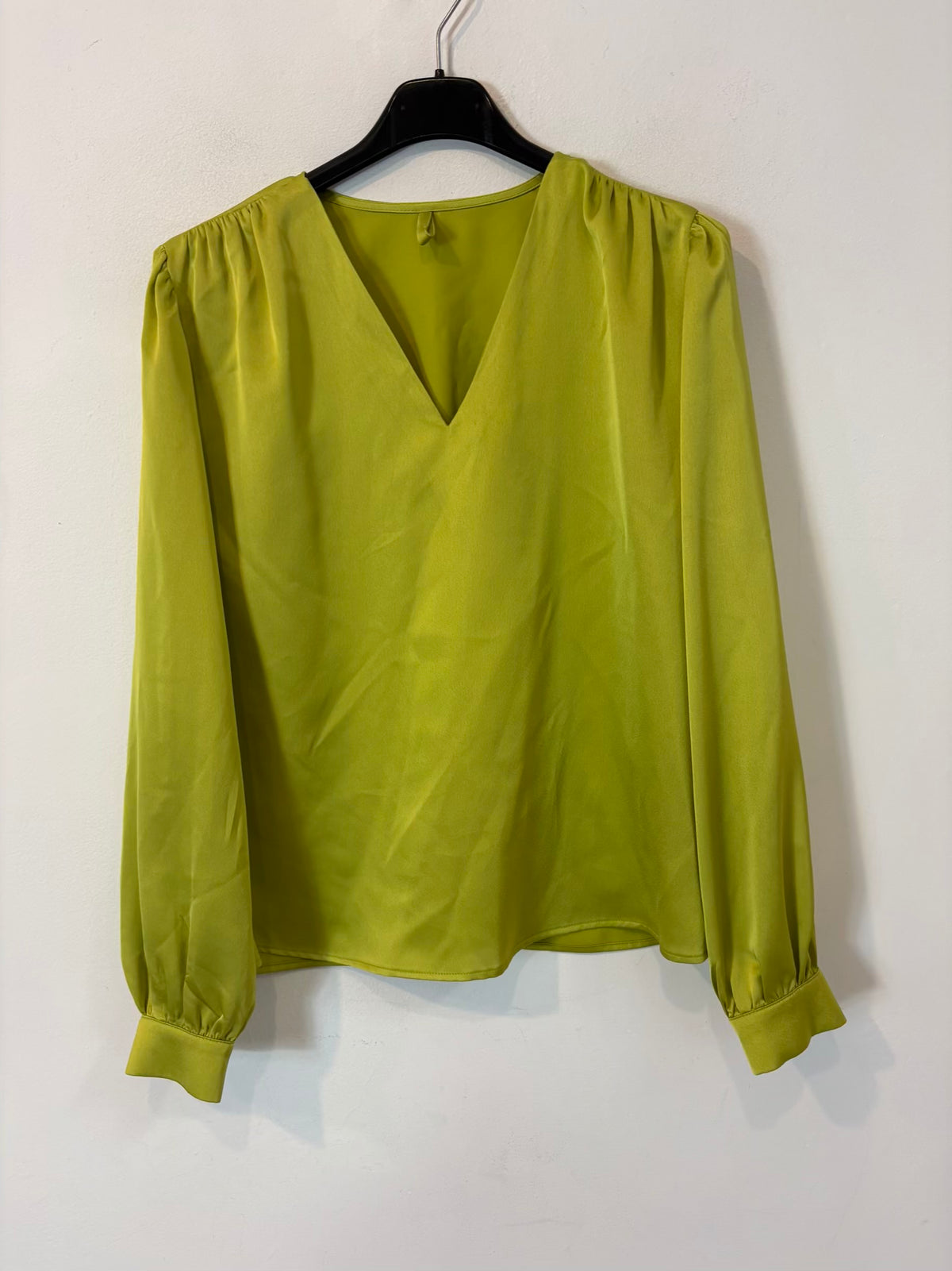 BIMANI. Blusa verde satinada lazada