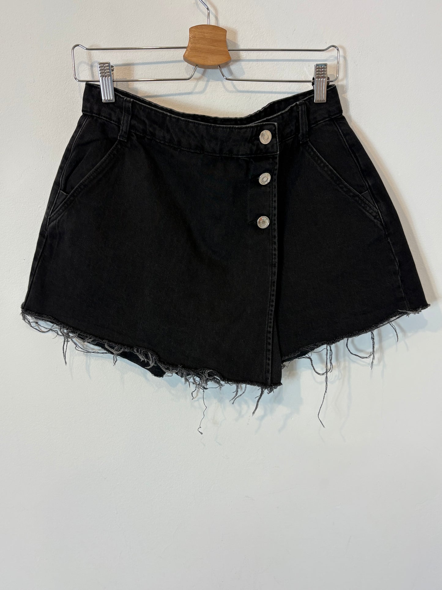 ZARA. Falda pantalón denim negro. T M