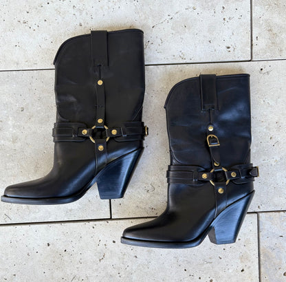 ISABEL MARANT. Bota negra hebilla. T 40
