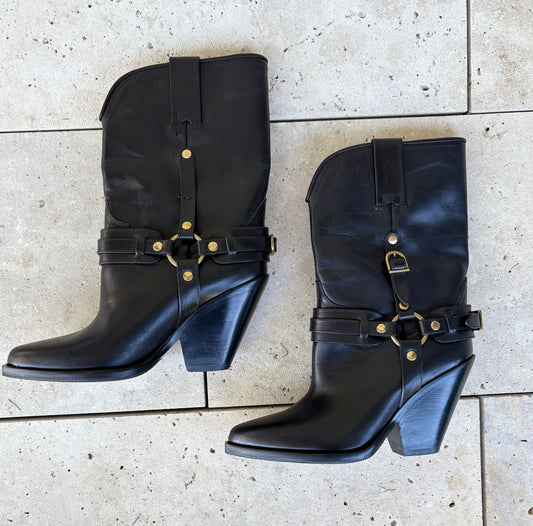 ISABEL MARANT. Bota negra hebilla. T 40