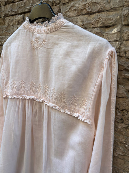 LOUISE MISHA. Blusa rosa claro bordados