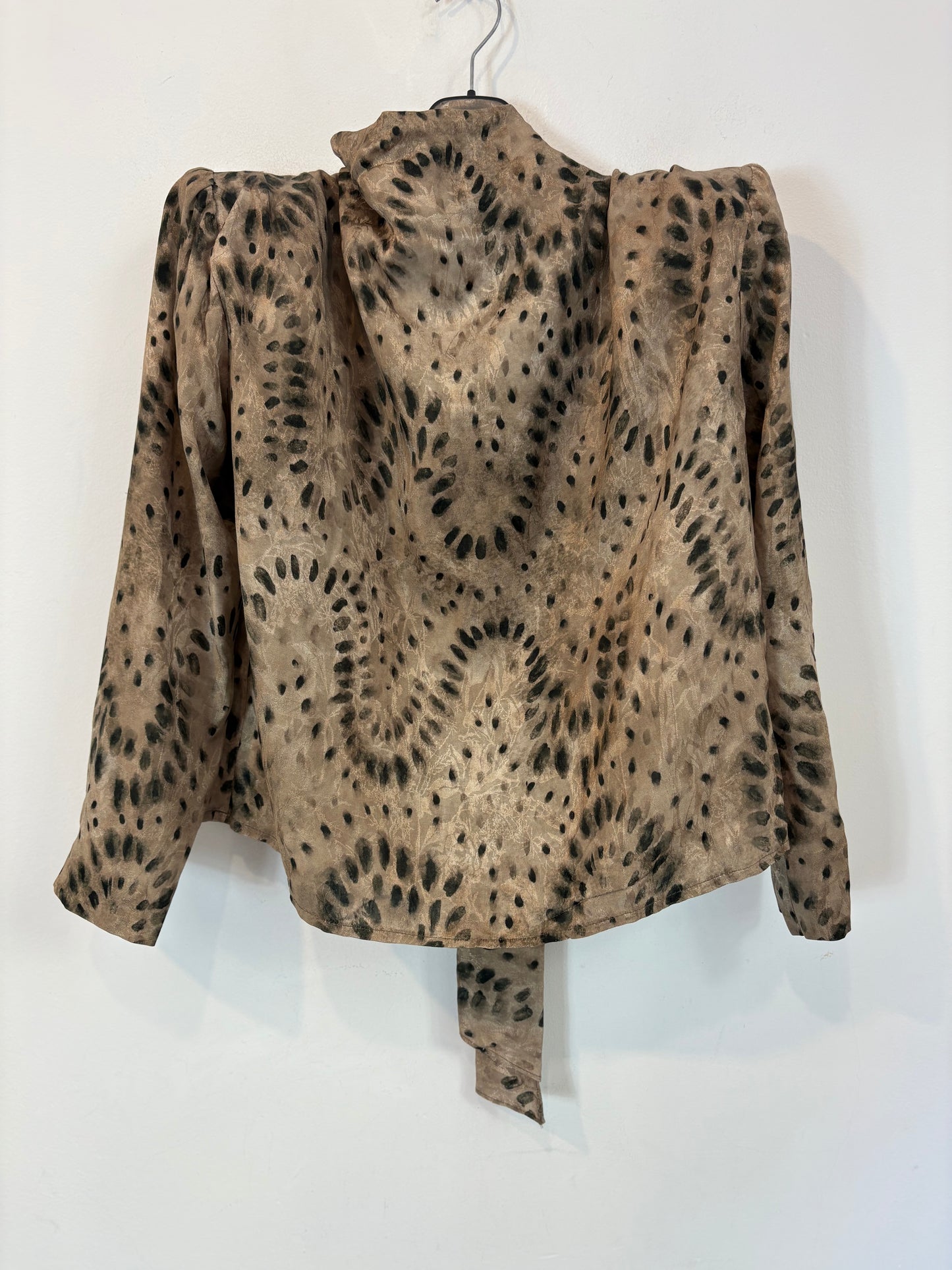 BAREY. Total look print