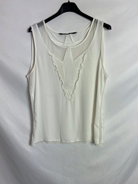 ZARA. White flowy sleeveless blouse. TL