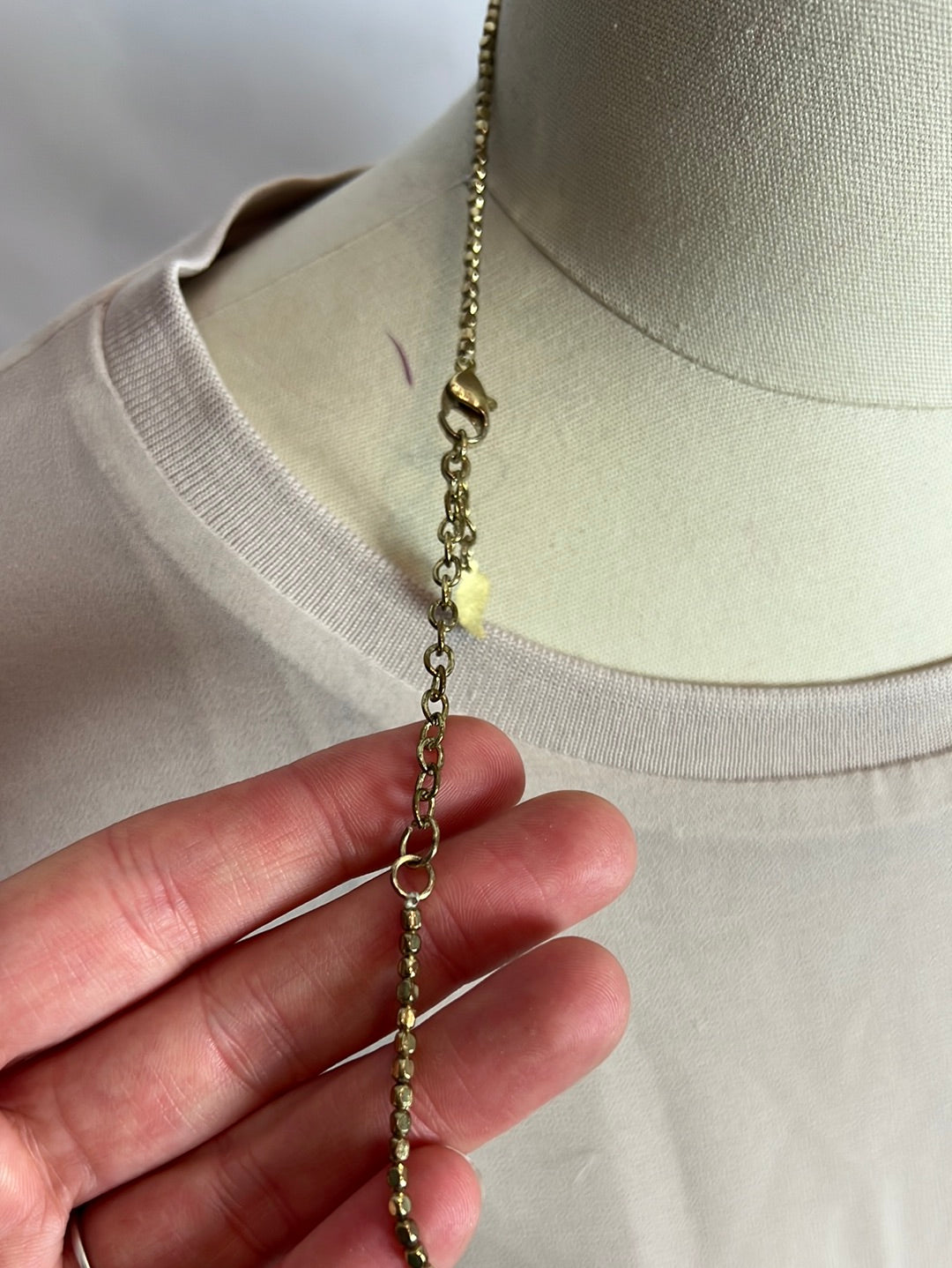 OTHERS. Gold chain cross necklace