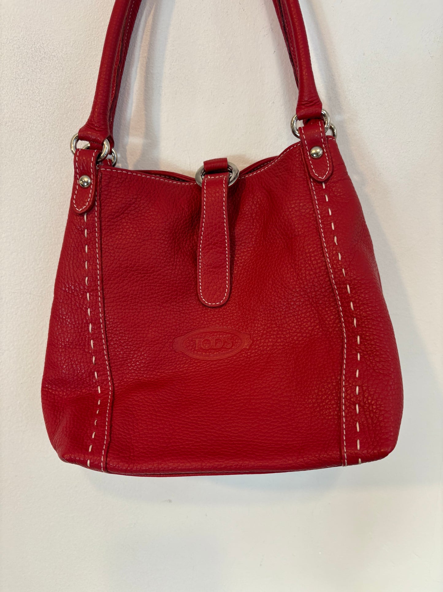 TOD´S. Bolso de hombro rojo piel