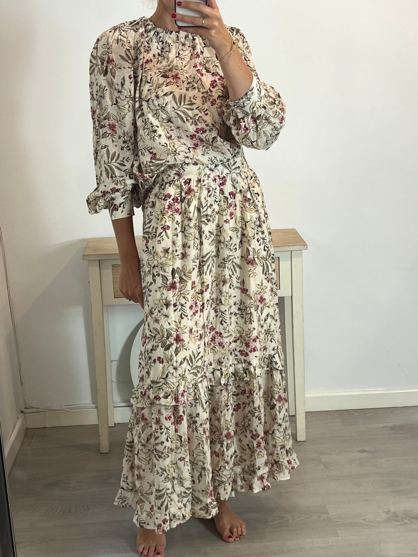 MANGO. Blusa beige flores T.m