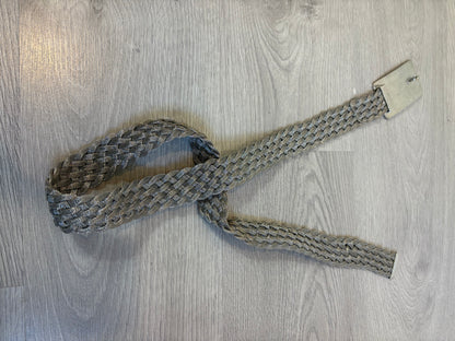 BIMBA Y LOLA. Cinturón trenzado metalizado