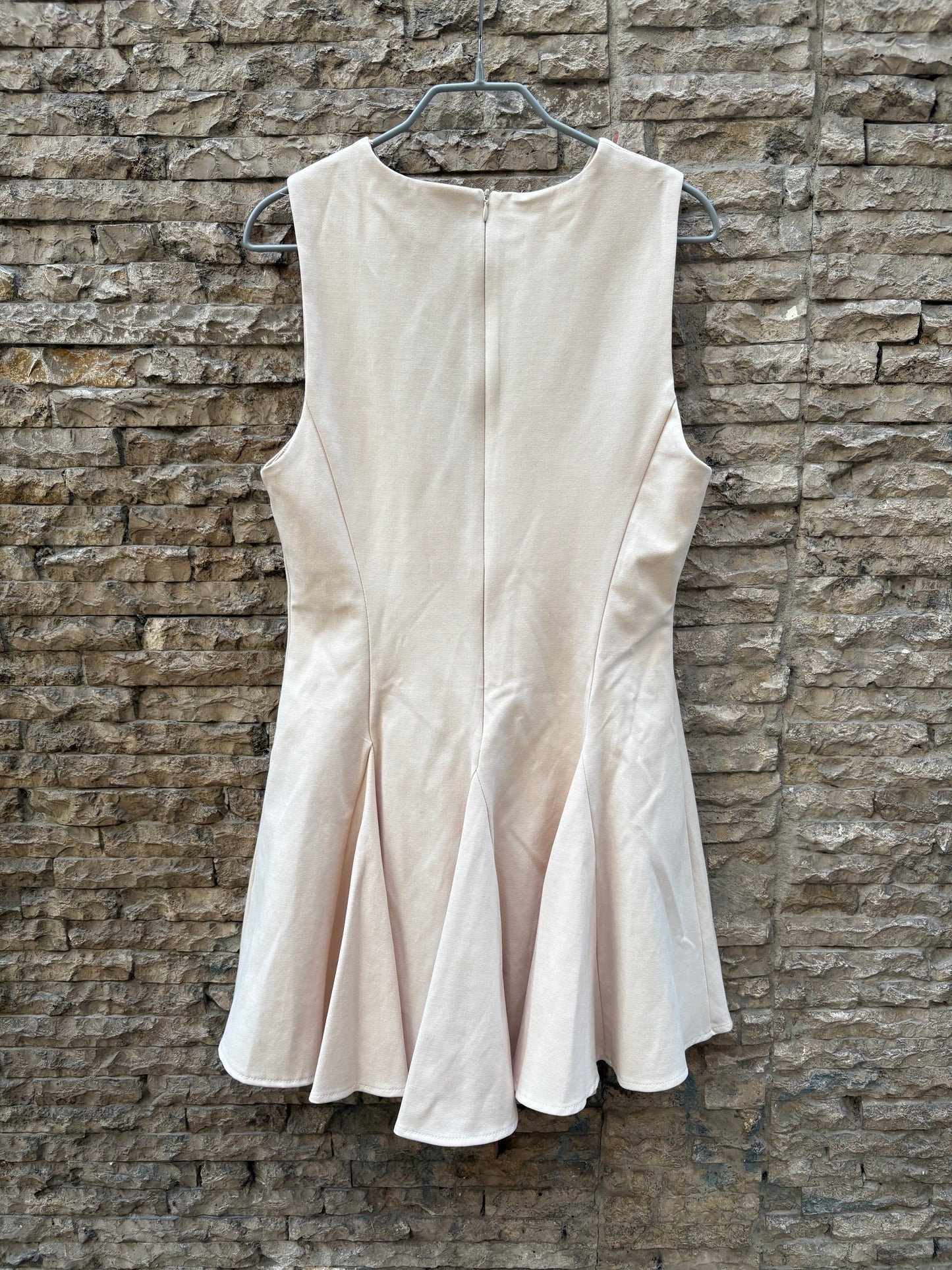 ZARA. Vestido corto beige lazos