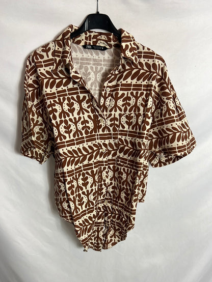 ZARA. Blusa estampada lazada. T S