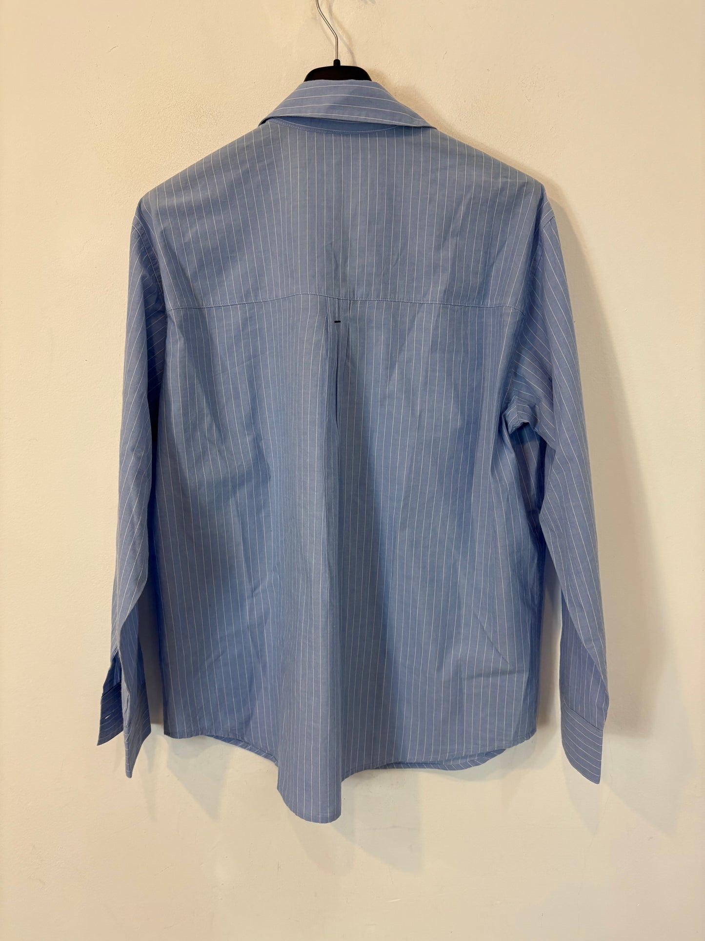 Camisa azul oxford rayas