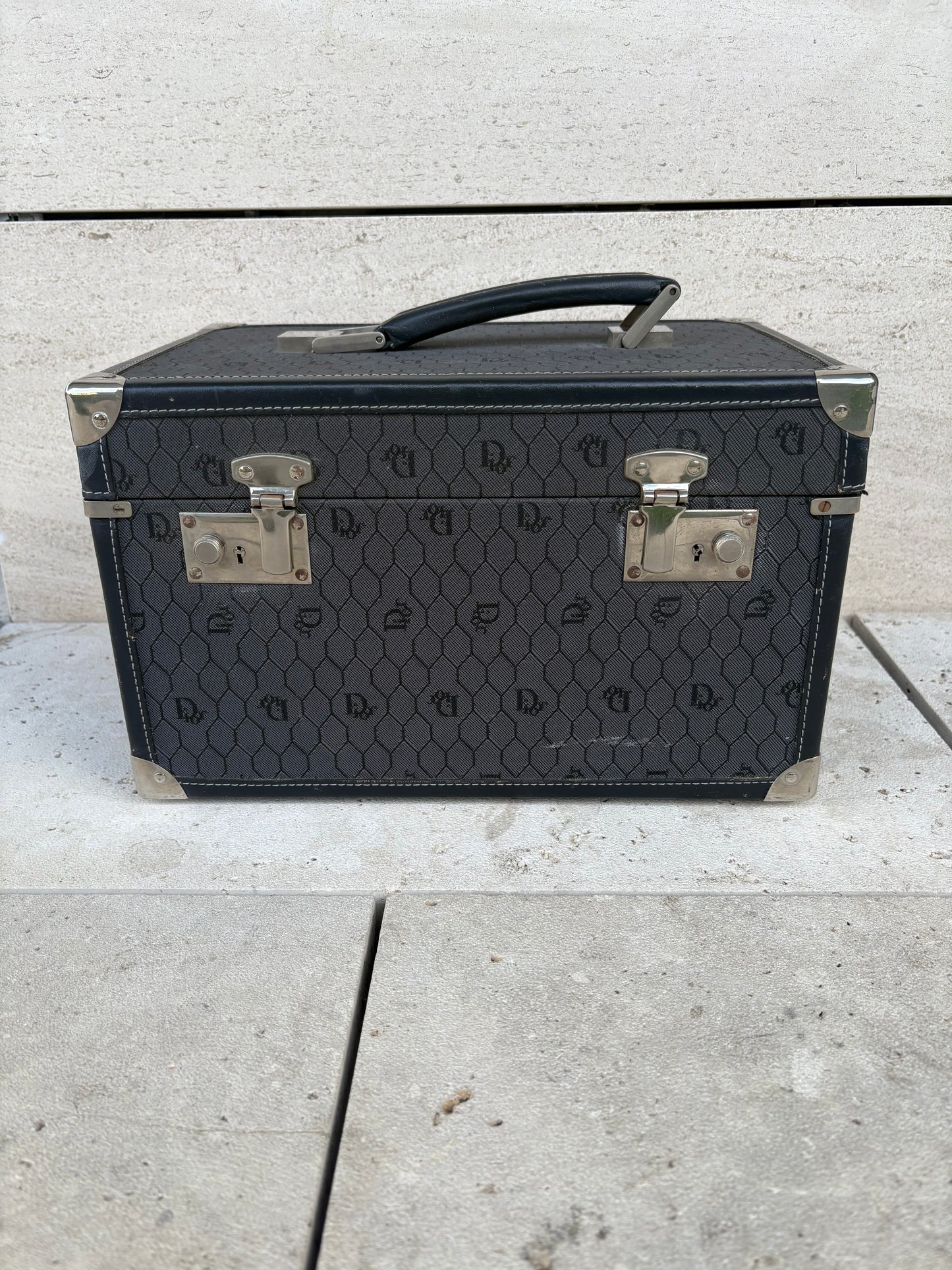 DIOR. Neceser de viaje