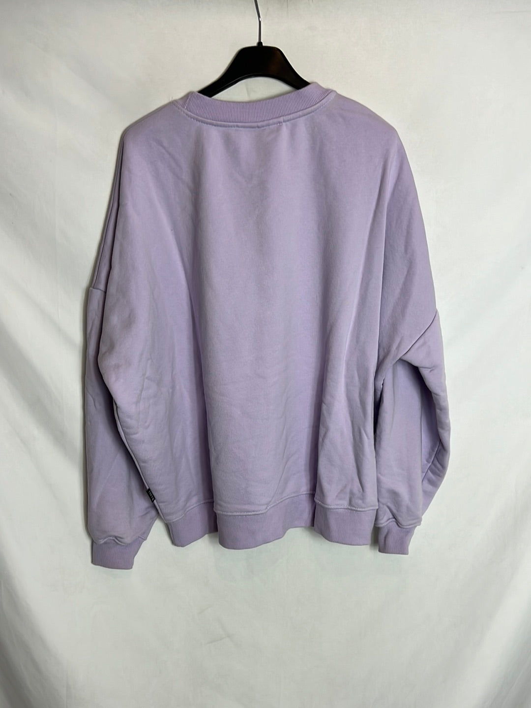 COLOURFUL REBEL. Sudadera morada letras. T M