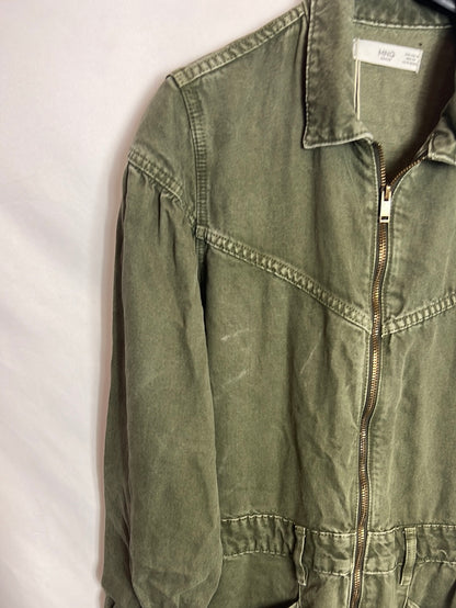 MANGO. Mono denim verde efecto desgastado. T S