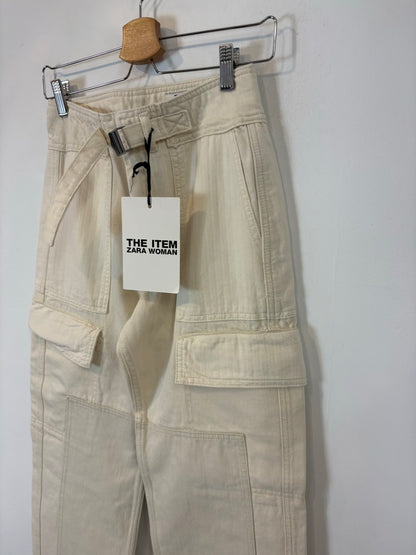 ZARA. Denim beige bolsillos
