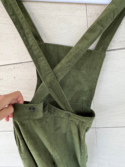 MARIA DE LA ORDEN. Mono verde pana ligera