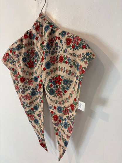 JOSEPHINE. Pañuelo estampado triangular