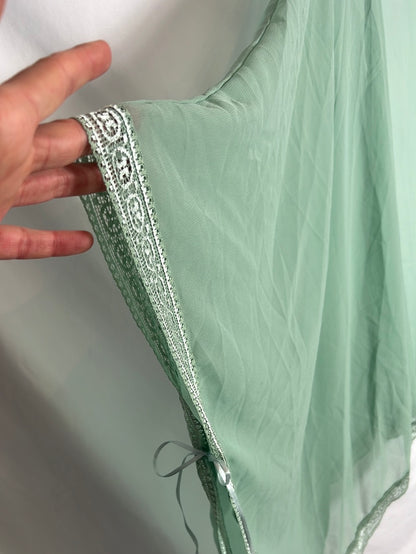 IREVIAL. Chal verde claro detalle encaje. T L