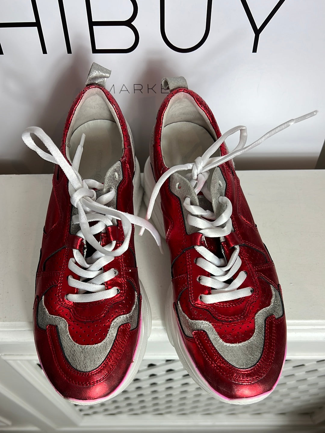 KENNEL SCHMENGER. Zapatillas rojas metálicas T.39