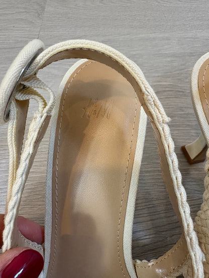 H&M. Sandalia destalonada en crudo T. 38