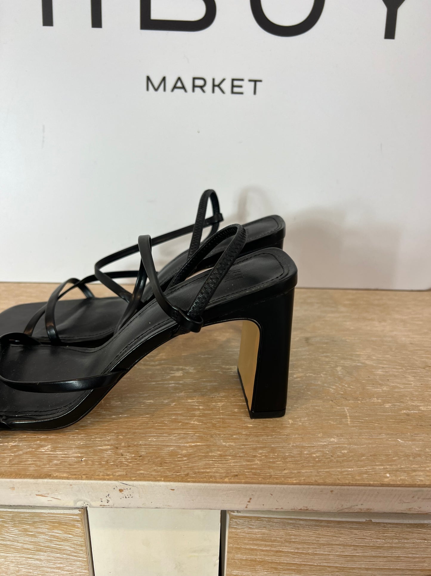 H&M. Sandalias negras tiras. T 39