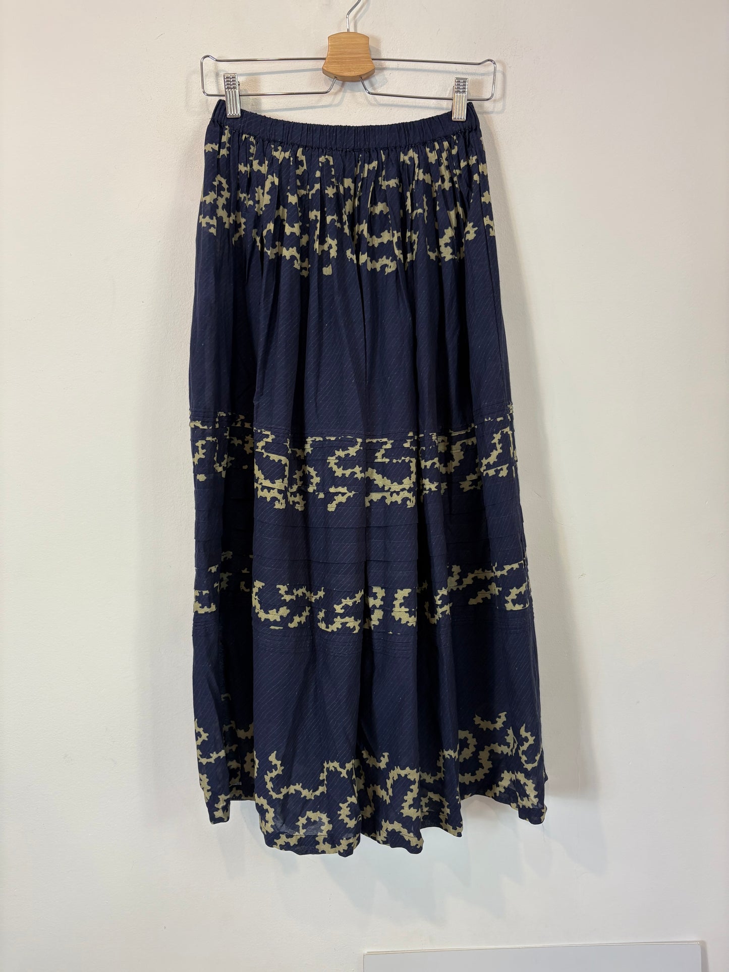 CORD. Falda larga azul estampada