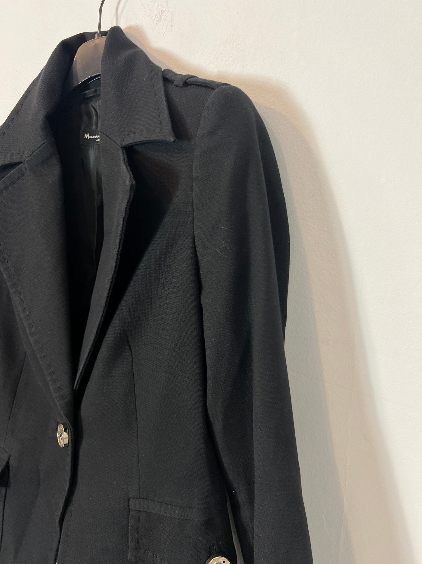 MASSIMO DUTTI. Black suit jacket, size 36/38