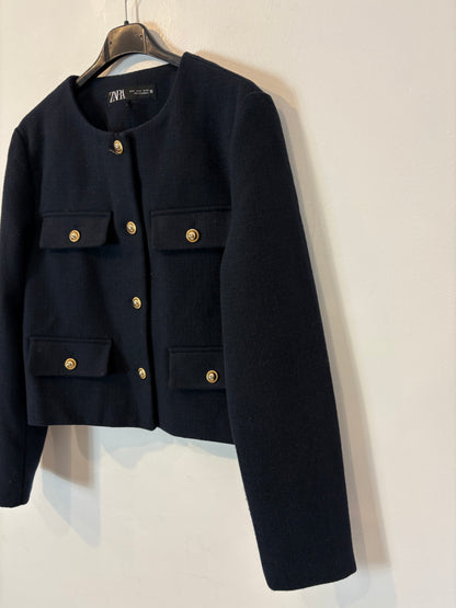 ZARA. Chaqueta azul botones dorados